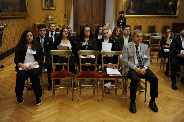 Incontro degli studenti con i deputati eletti nella Circoscrizione Campania