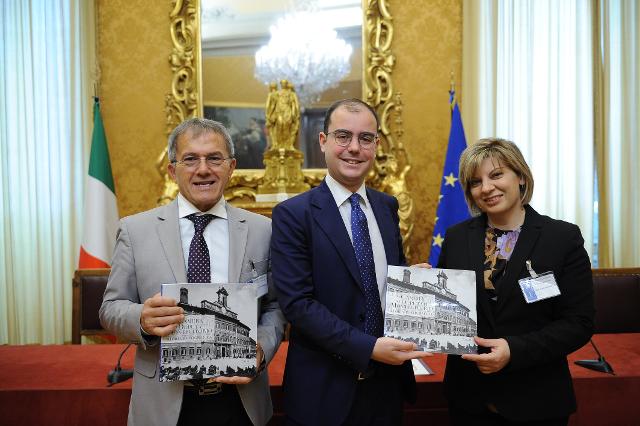 Icontro degli studenti con il deputato Alessandro Amitrano, Segretario dell'Ufficio di Presidenza della Camera dei deputati