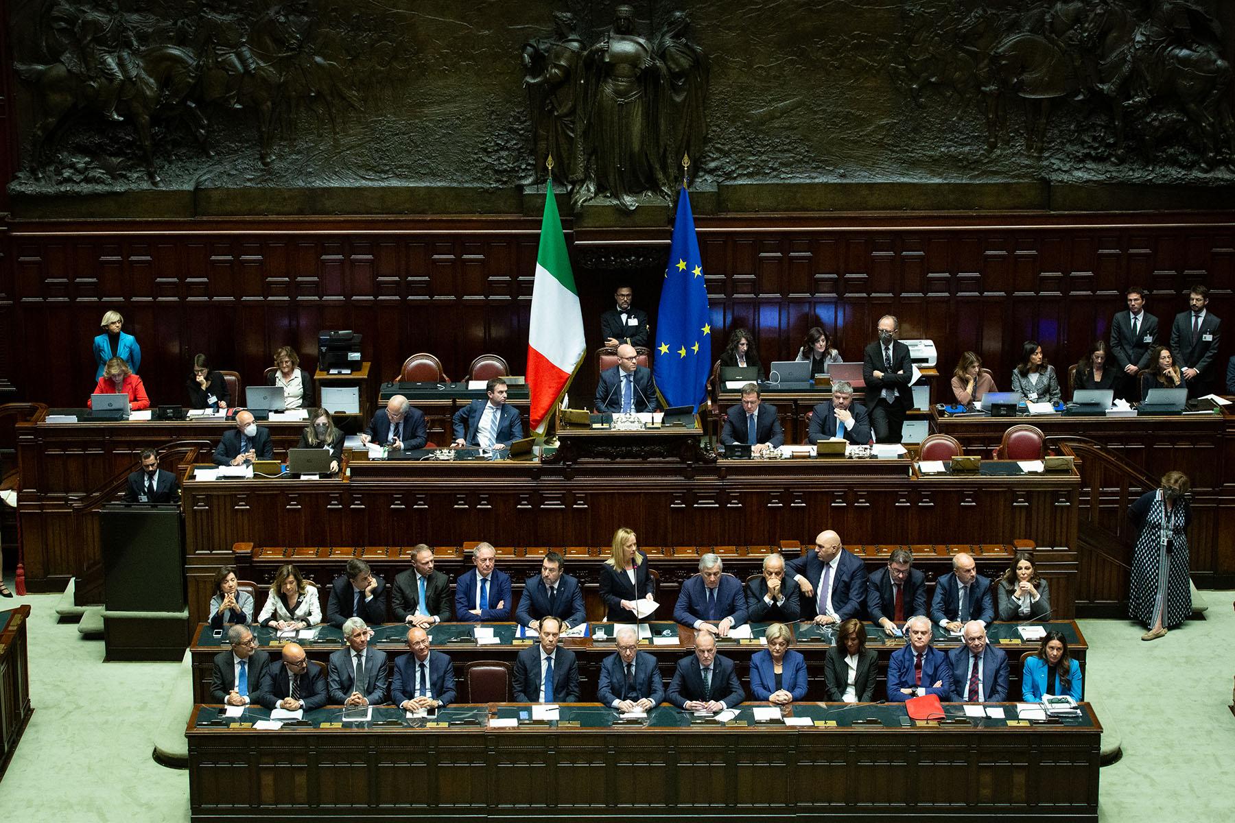I banchi della Presidenza e del Governo durante il discorso del Presidente del Consiglio, Giorgia Meloni
