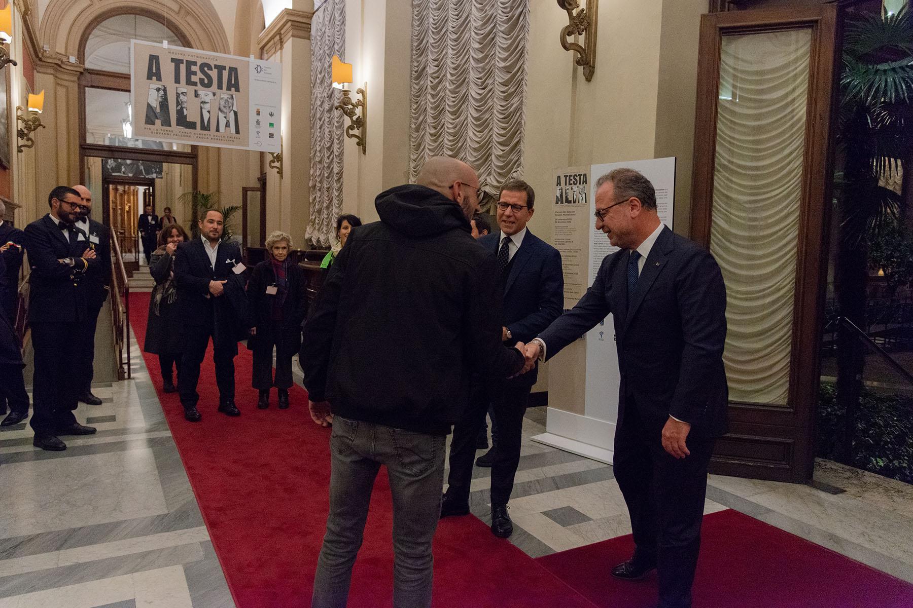 Il Vicepresidente della Camera dei deputati, Giorgio Mulè, accoglie i visitatori