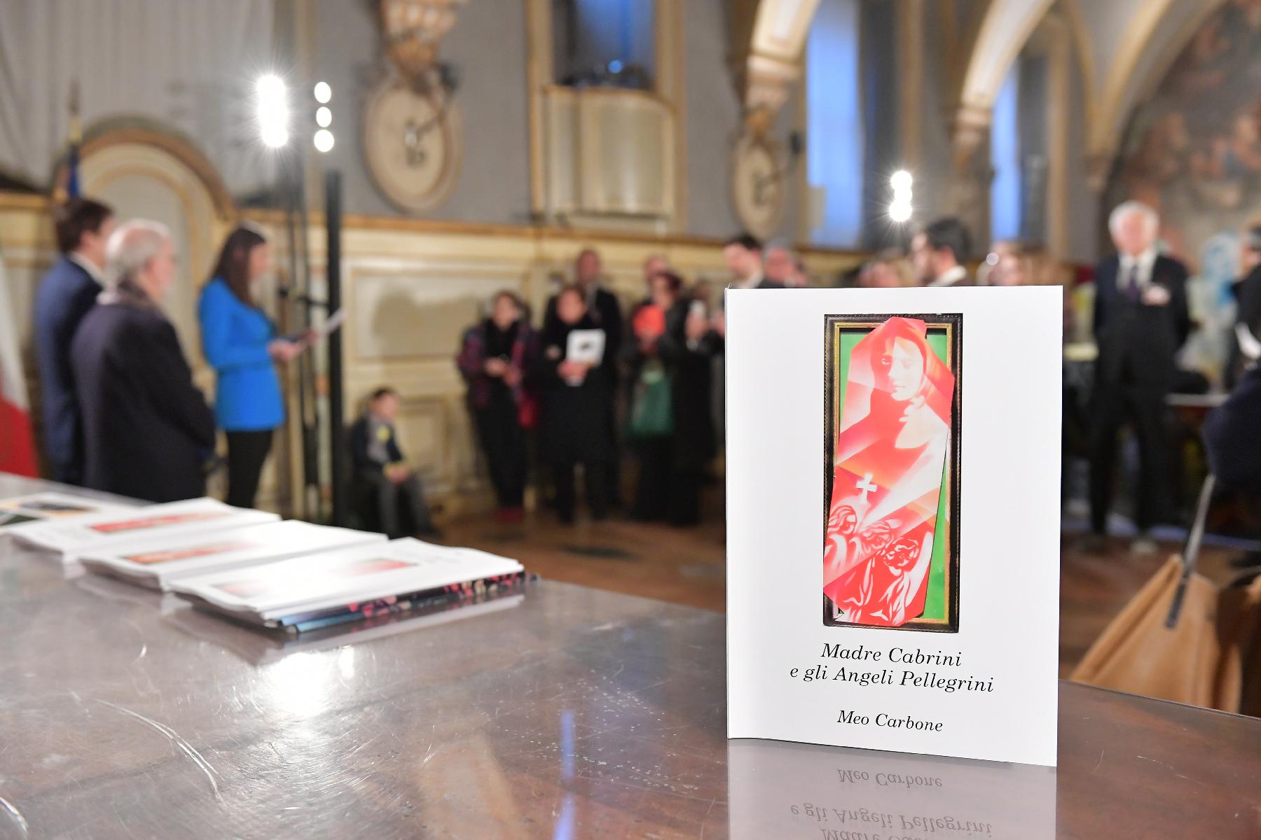 La vicepresidente della Camera dei deputati, Anna Ascani inaugura la mostra "Madre Cabrini e gli angeli pellegrini"