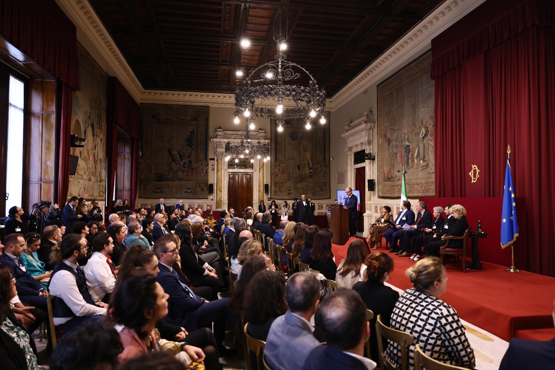 Presso la Sala della Regina di Montecitorio il convegno "Insieme per una salute globale: una proposta multidisciplinare". Saluti del vicepresidente Giorgio Mulè
